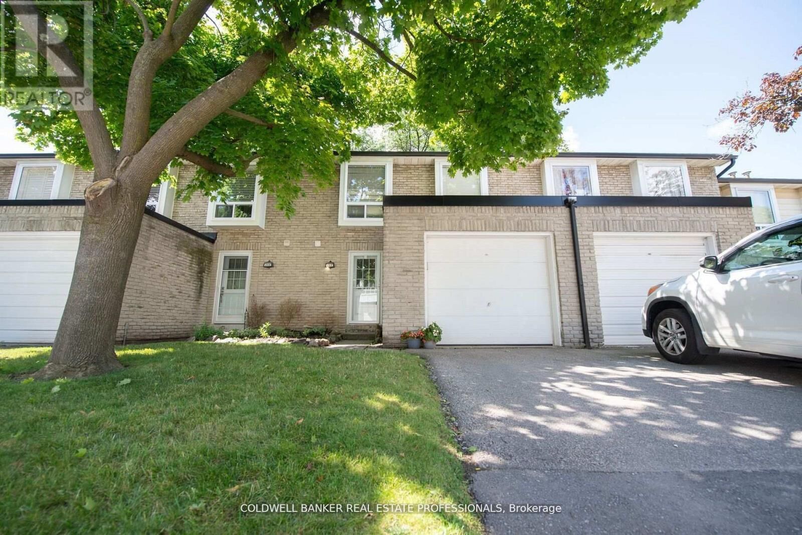 Property Photo: 264 Royal Orchard Boulevard 22 ON L3T 3E7
