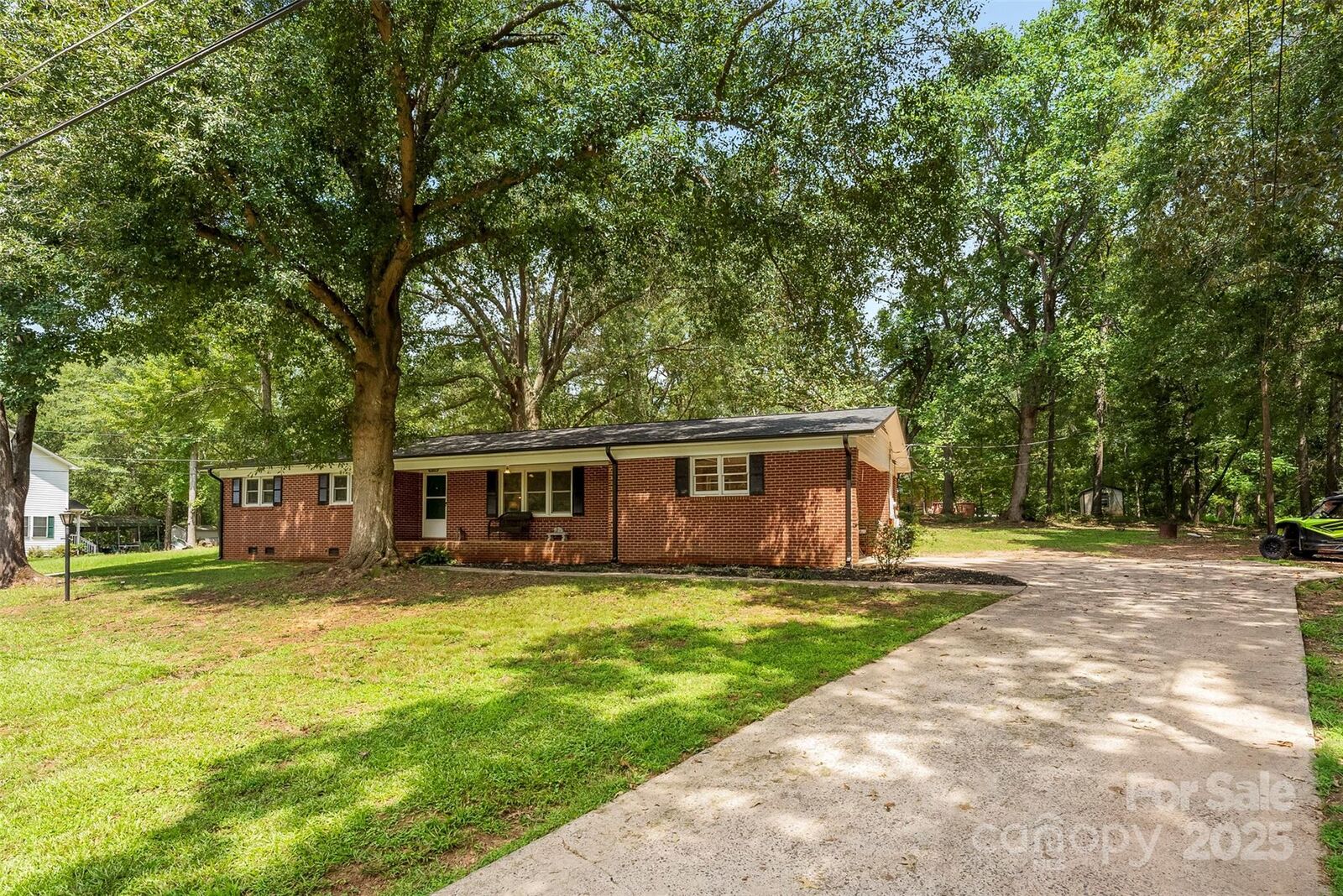 Property Photo: 301 Oak Avenue NC 28152