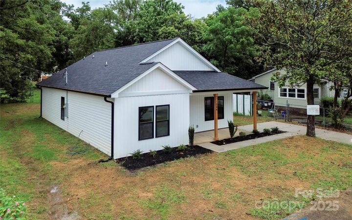 Property Photo:  546 Whitner Street  SC 29730 