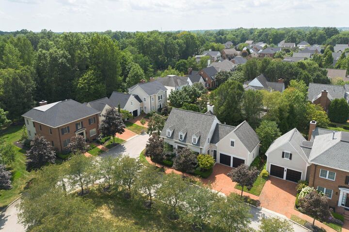 Property Photo:  38 Pickett Place  OH 43054 