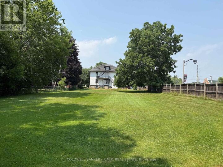 Photo de la propriété: 5 Vipond Road ON L1M 1B3