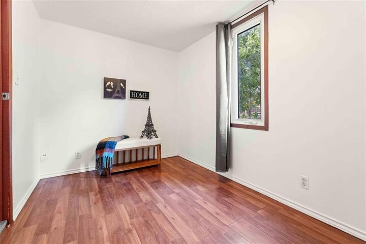 Property Photo: 990 Manitoba Avenue MB R2X 0K3