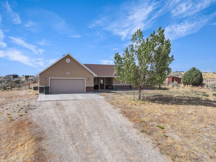 Property Photo: 537 Blackstone Drive NV 89815