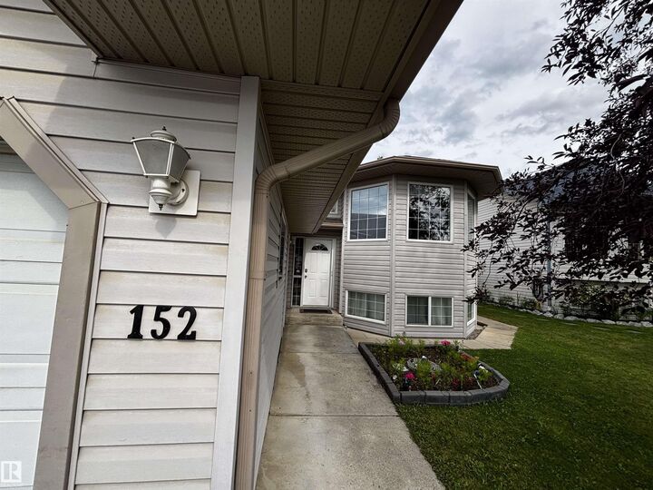Property Photo: 152 Mackay Crescent AB T7V 2T7