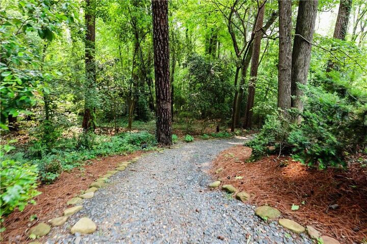 Property Photo:  1190 W Wesley Road NW  GA 30327 