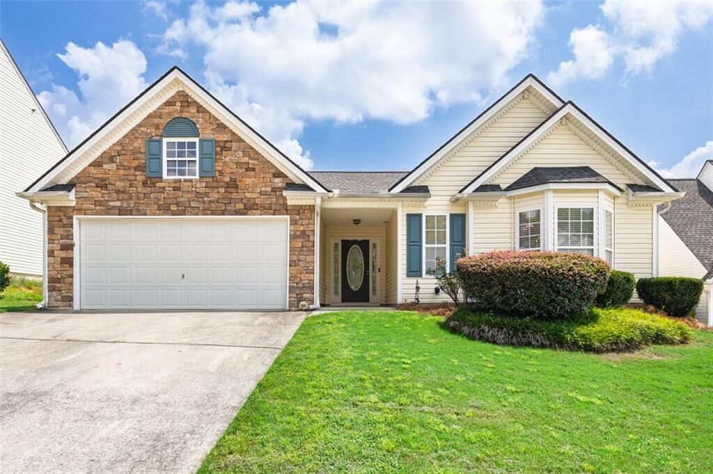 Property Photo:  111 W Skyline View  GA 30157 