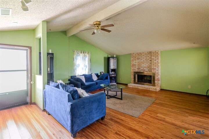 Property Photo:  2001 Ruiz Drive  TX 76543 