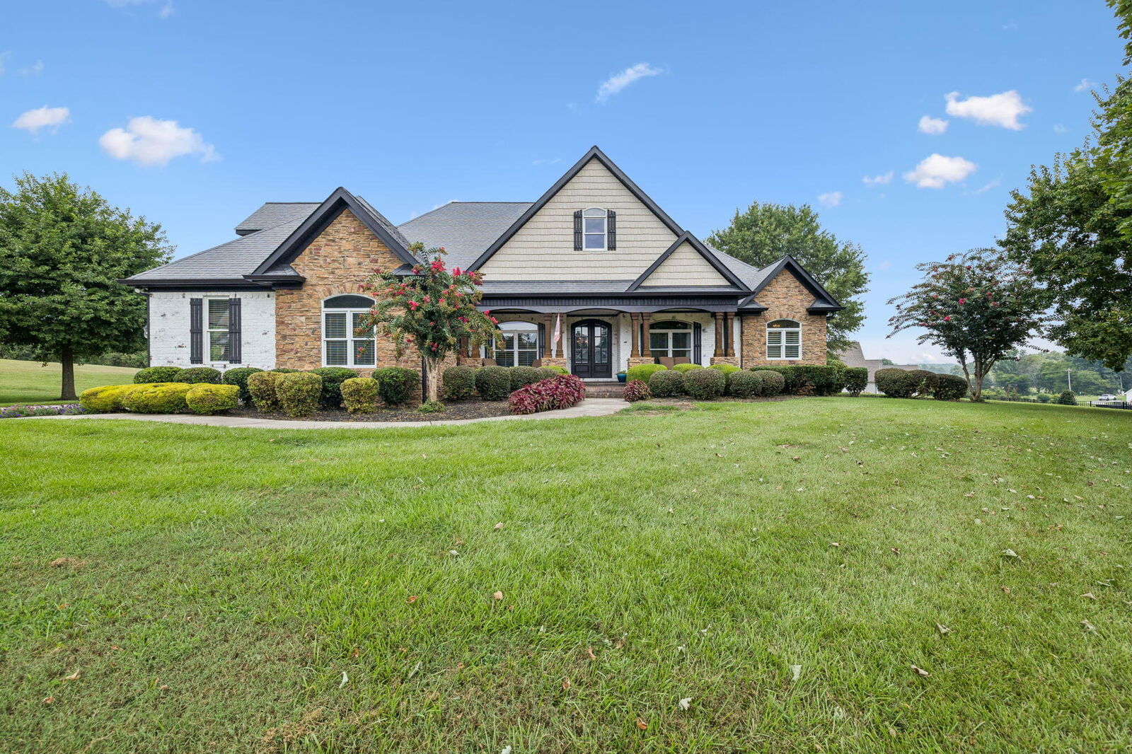 Property Photo: 220 Windy Hill Drive GA 30740