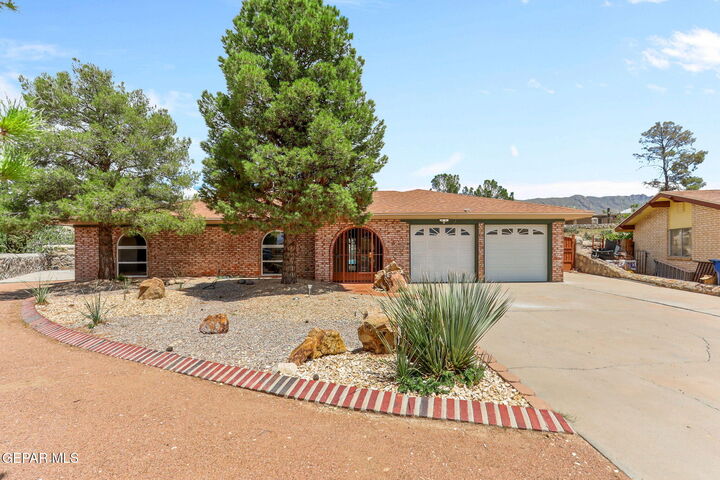 408 Los Seris Place  El Paso TX 79912 photo