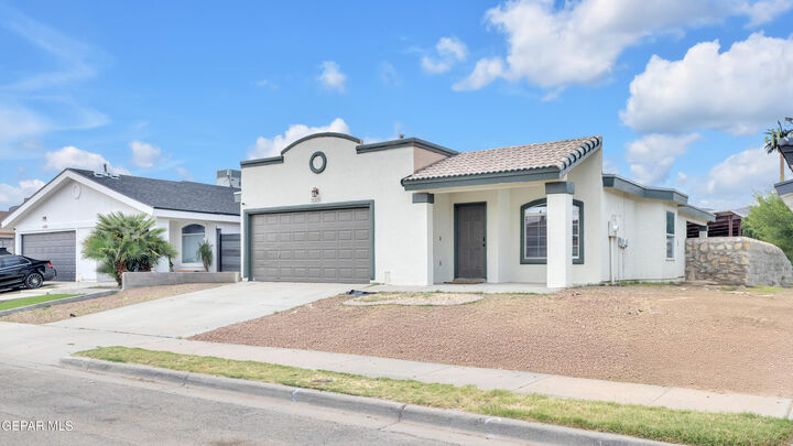 Property Photo: 11309 Charles Reynolds Lane TX 79934