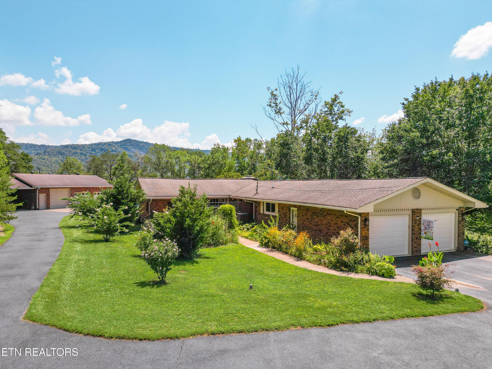 Property Photo: 175 Oswego Rd TN 37762