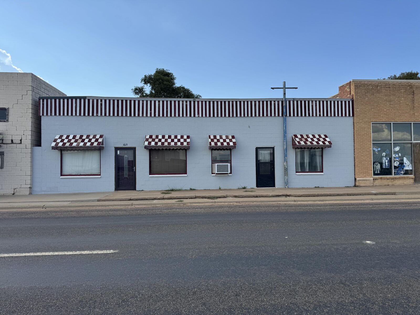 Property Photo: 1615 10th Street TX 79381