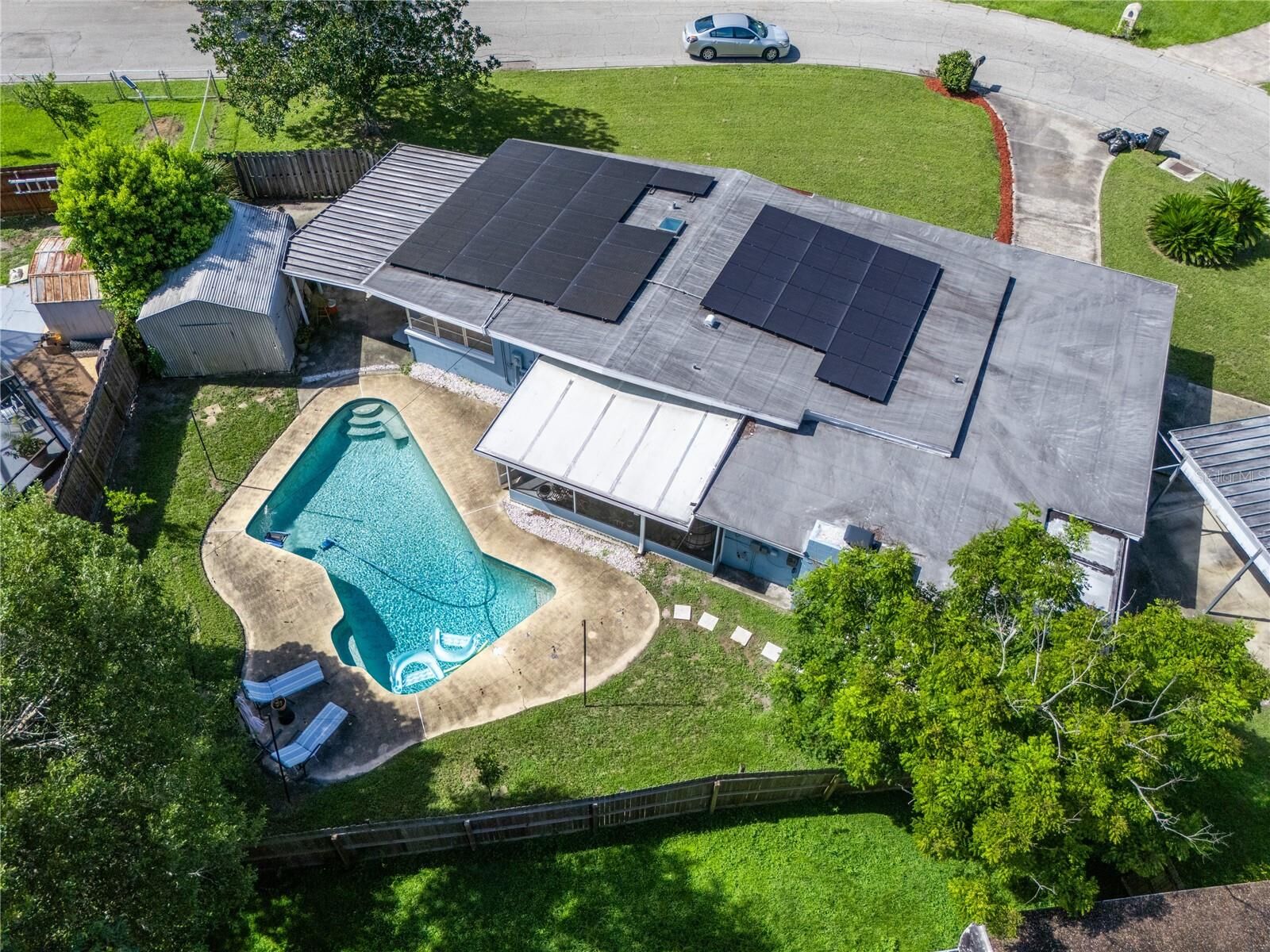 Property Photo: 122 W Coleman Circle FL 32773