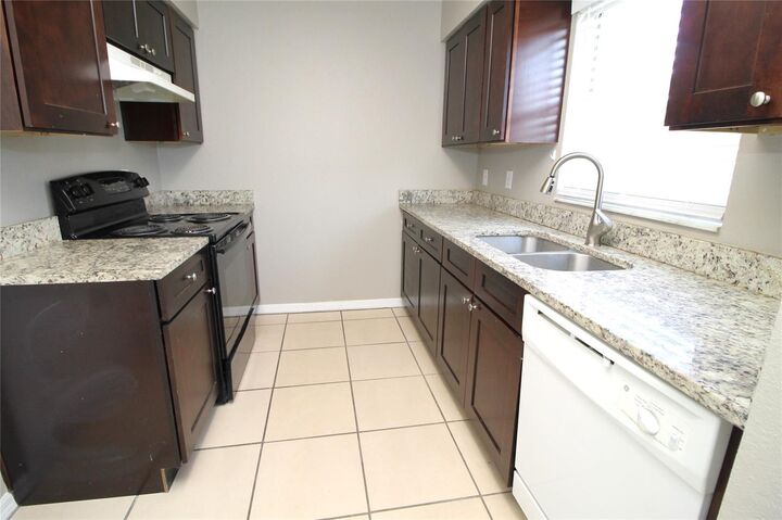 Property Photo: 102 B W Center Street FL 34715