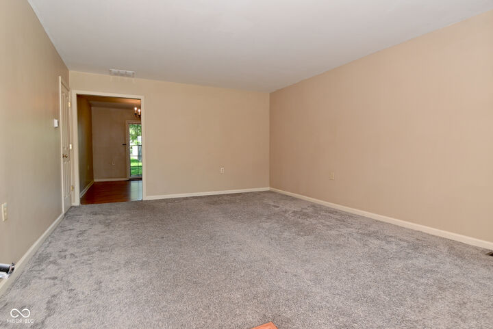 Property Photo: 3076 Hawcreek Boulevard IN 47203