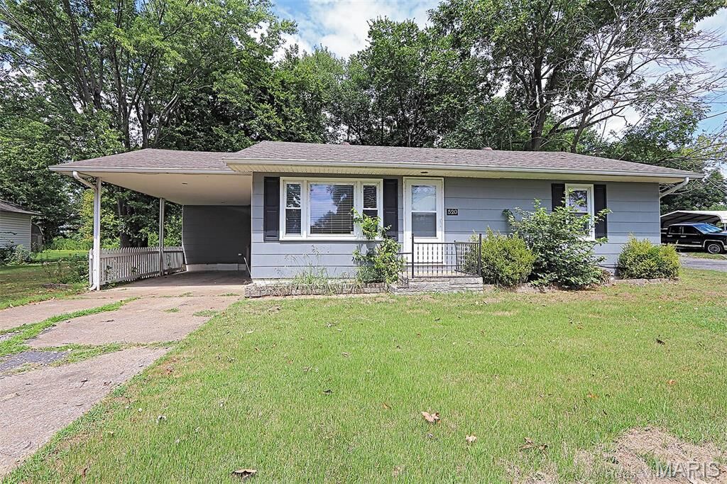 Property Photo: 520 E Olive Street MO 63780