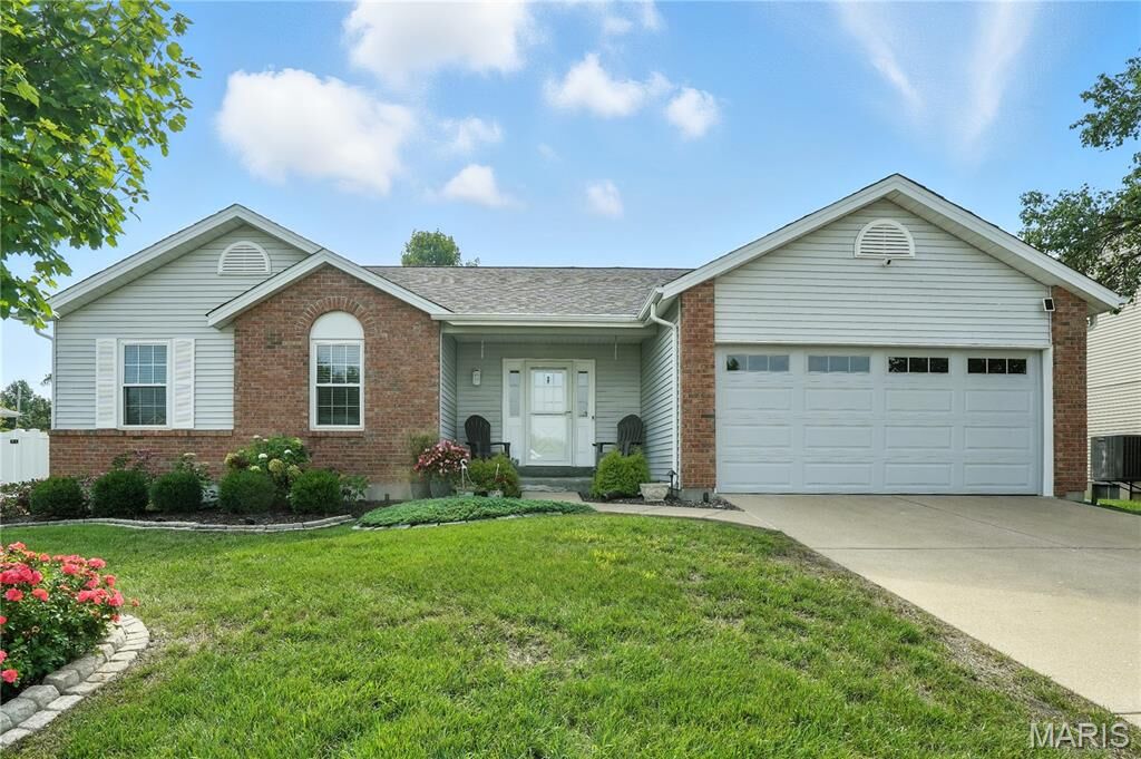 Property Photo:  14 President Drive  MO 63368 