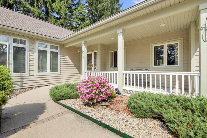 Property Photo: 7660 S North Cape Rd WI 53132