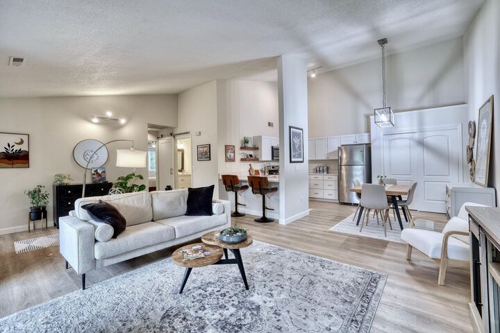 Property Photo: W240n2500 E Parkway Meadow Cir 8 WI 53072
