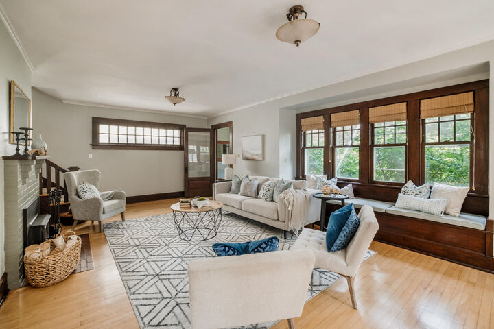 Property Photo: 2405 E Stratford Ct WI 53211