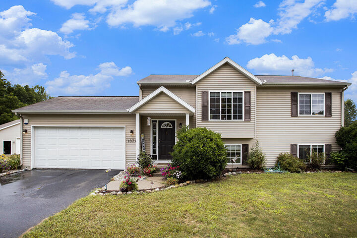 Property Photo:  1077 Sun Valley Lane  MI 49010 