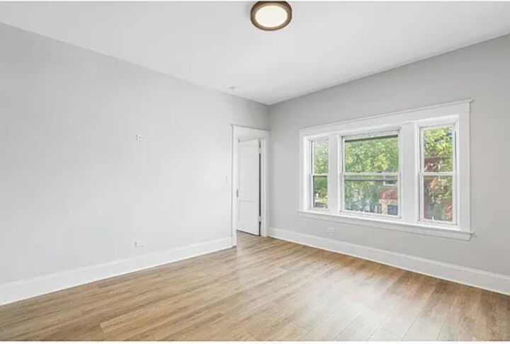 Property Photo: 2501 S Lawndale Avenue 12 IL 60623