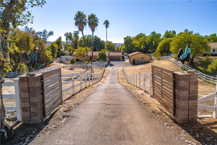 40685 La Colima Road  Temecula CA 92591 photo