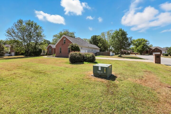 Property Photo: 801 Isaac Ct TN 37040