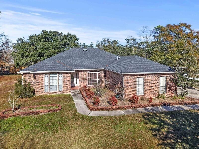 Property Photo: 1020 Claire Drive LA 70461
