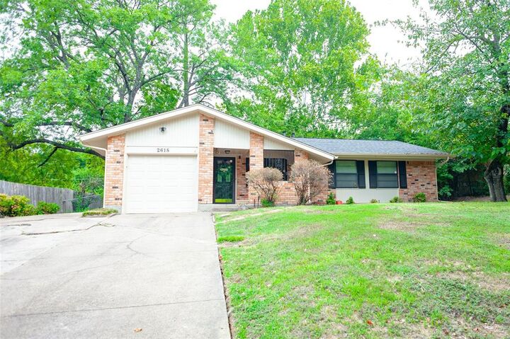 2618 Woodlawn Drive  Ennis TX 75119 photo