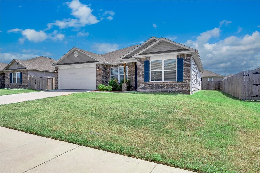 Property Photo:  1731 Hermitage Drive  AR 72719 
