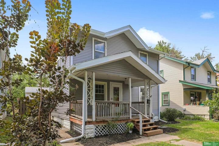 Property Photo:  3204 Fontenelle Boulevard  NE 68104 