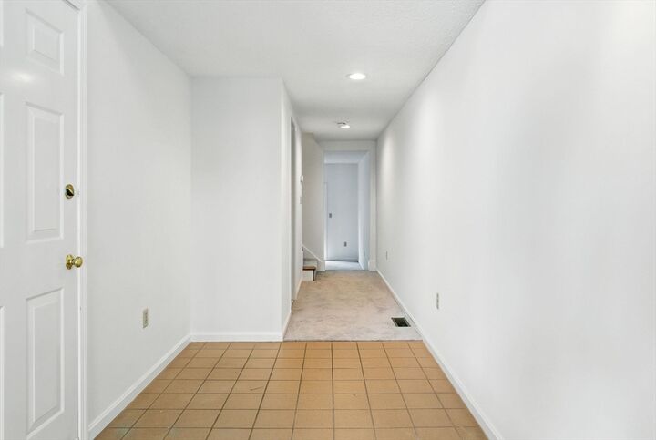 Property Photo:  19 Hammond Place 19  MA 01801 