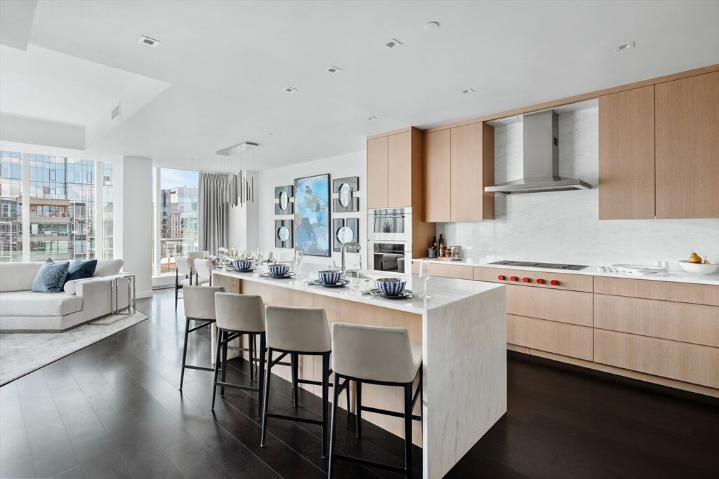 Property Photo:  150 Seaport Blvd Ph1f  MA 02210 