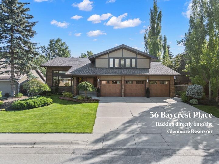 36 Baycrest Place SW  Calgary AB T2V 0K6 photo