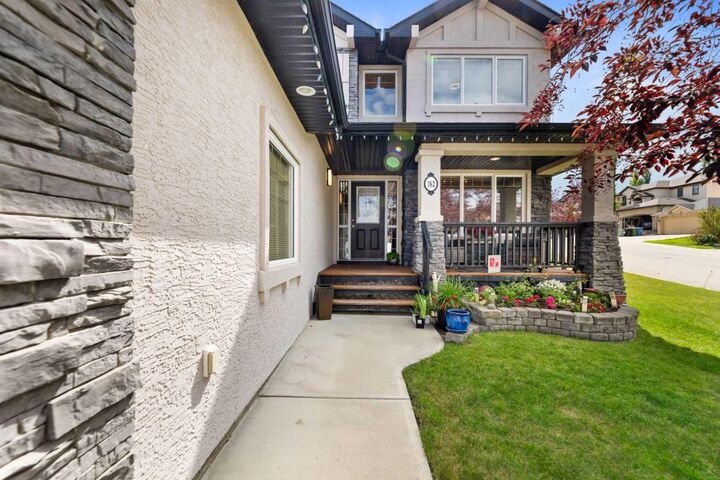 Property Photo:  182 Sienna Park Drive SW  AB T3H 5H5 