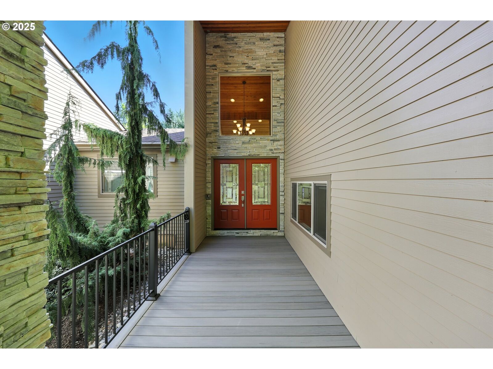 Property Photo:  4200 SE Hull Ave  OR 97267 