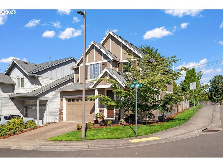 Property Photo: 9523 NW Ember Ln OR 97229