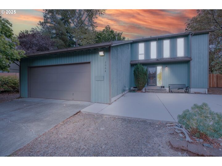 Property Photo: 2064 NW Lance Way OR 97330