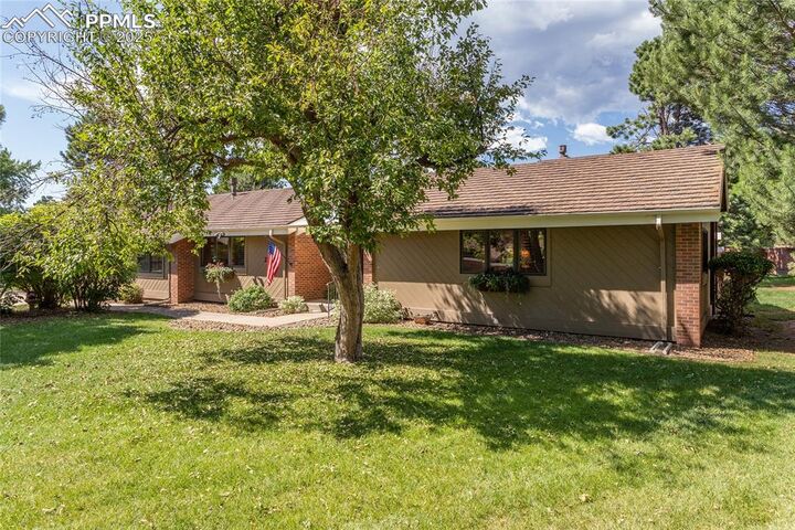 Property Photo: 2708 Fawn Grove Court CO 80906