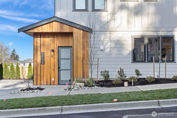 8017  126th Avenue NE B  Kirkland WA 98033 photo