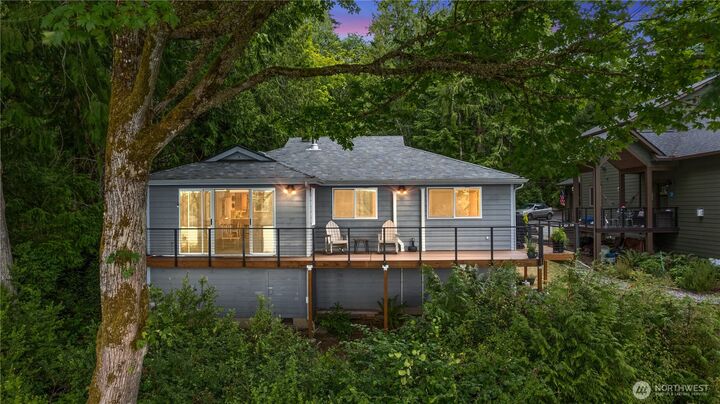 Property Photo: 742 E Promontory Road WA 98584