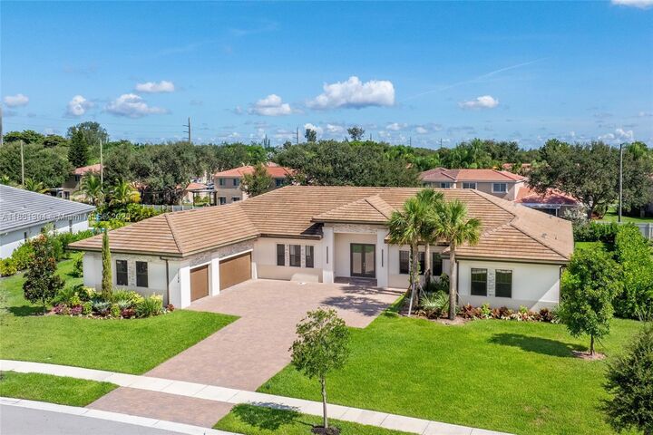 Property Photo: 11125 N Sierra Ranch Dr FL 33324