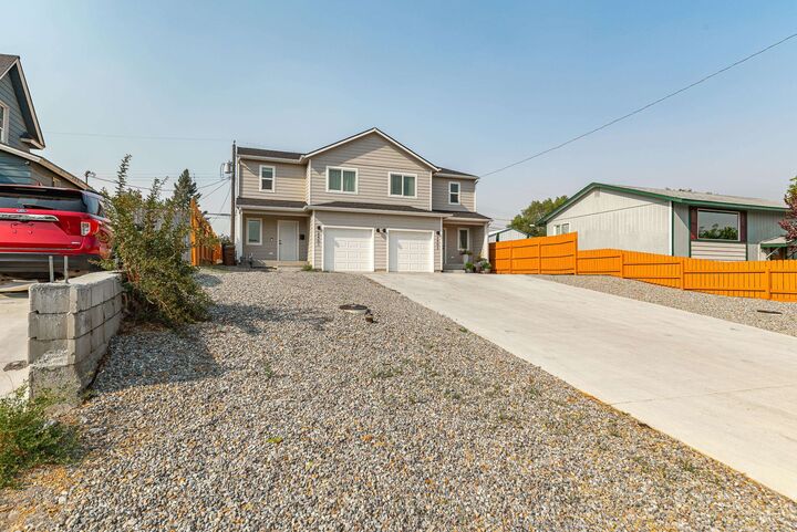 Property Photo:  2401 E Longfellow Ave  WA 99207 