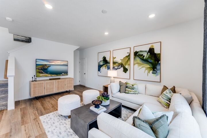 Property Photo:  2702 N Broadwing Ln  WA 99019 