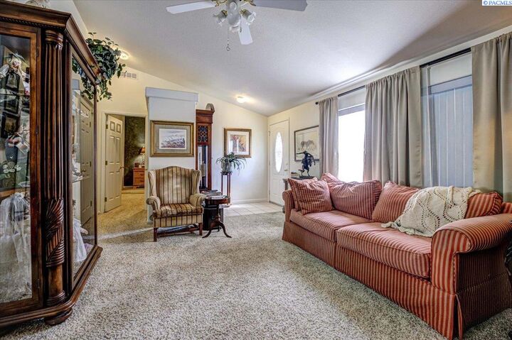 Property Photo: 1593 Lantana WA 99352