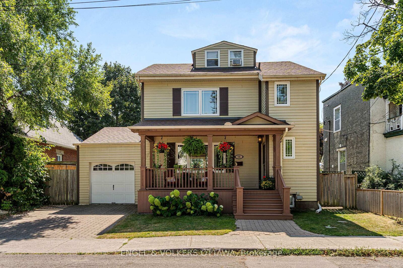 Property Photo:  14 Cameron Avenue  ON K1S 0W7 