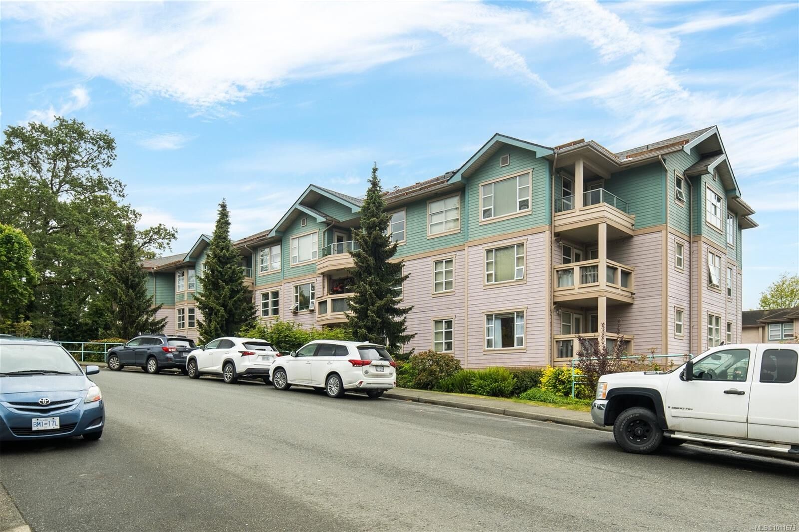 Property Photo: 799 Blackberry Rd 306 BC V8X 5J3