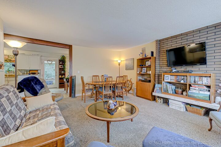 Property Photo: 4529 Savoy Street BC V4K 1P4
