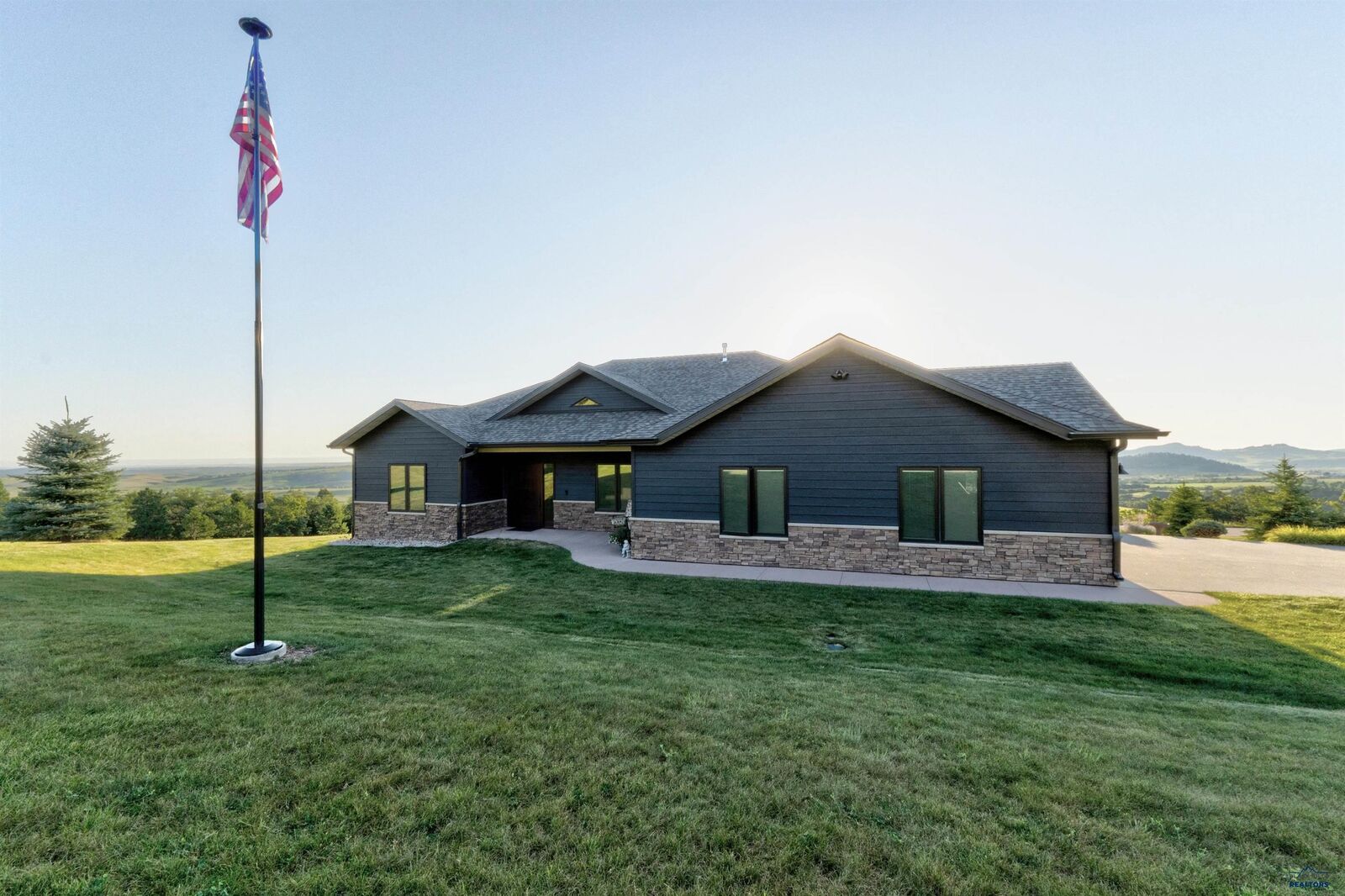 Property Photo: 11840 Ridgefield Ct SD 57783